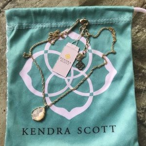Kendra Scott pendant necklace